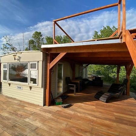 Retro House In Nature Šamorín 외부 사진